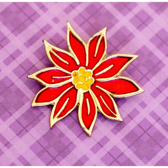 Vintage Vermillion Intricate Floral Gold Tone Brooch by Beatrix - V13 - Picture 1 of 2